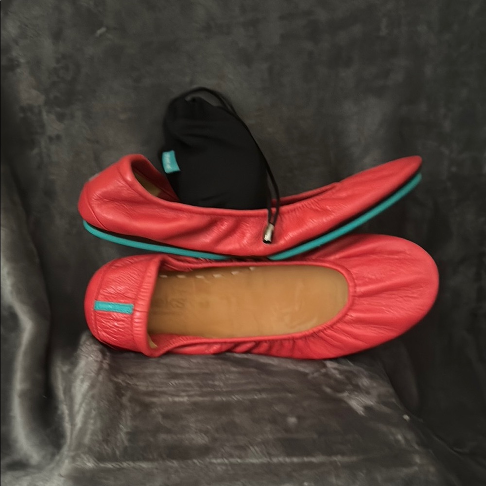 Poppy Tieks